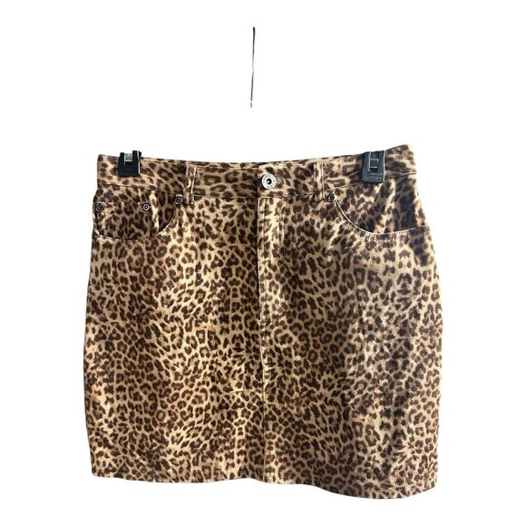 BB Dakota Faux Suede Leopard Print Mini Skirt Size 4 Pockets Button Going‎ Out - Picture 1 of 6
